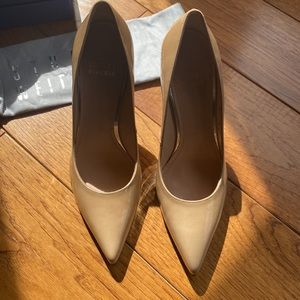 Stuart Weitzman nude nouveau pumps size 6